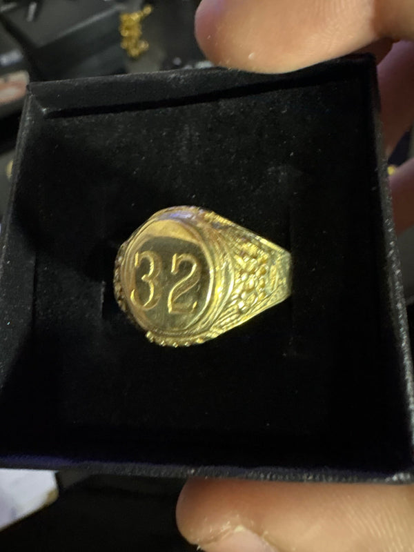 Anillo 32 real